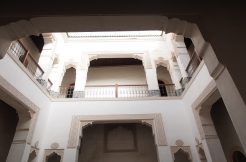 Maison traditionnelle en cours de finition avec très belle structure