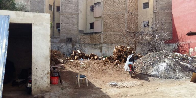 lot terrain avec des constructions à vendre