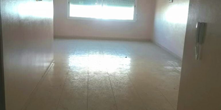 Appartement de bon qualité avec un garage et un ascenseur à vendre