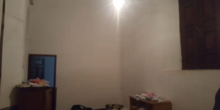 085f232e-fa27-45d8-b2a1-795082184e1f