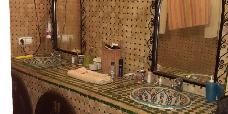 caef0233-0a4a-43e4-b892-0172ec2728f0