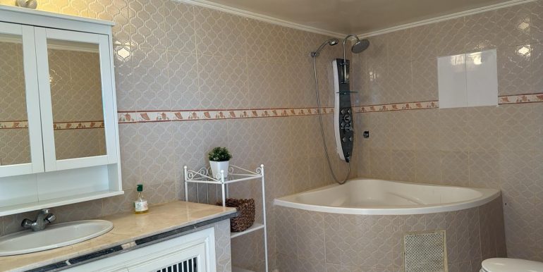 c587cb42-8eb1-40b6-8e58-e7aeed7fb7b1