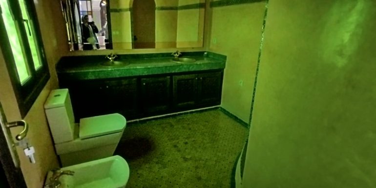 a84d0dec-b315-436a-bdb0-5e1511a4b52f