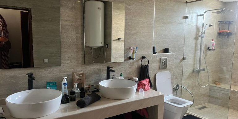 f997b861-3247-4198-814b-e4b7f9f9820b